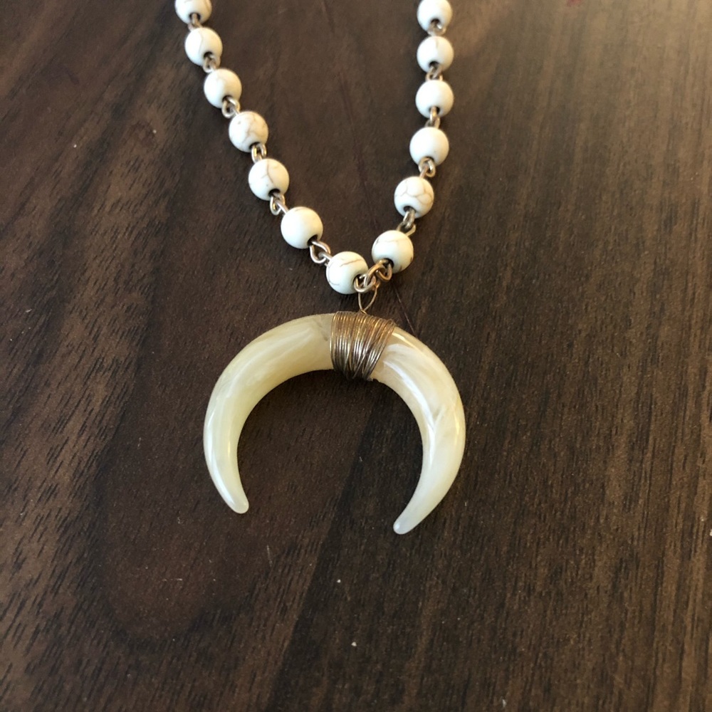 SALE 🔥 Long Crescent Horn Necklace